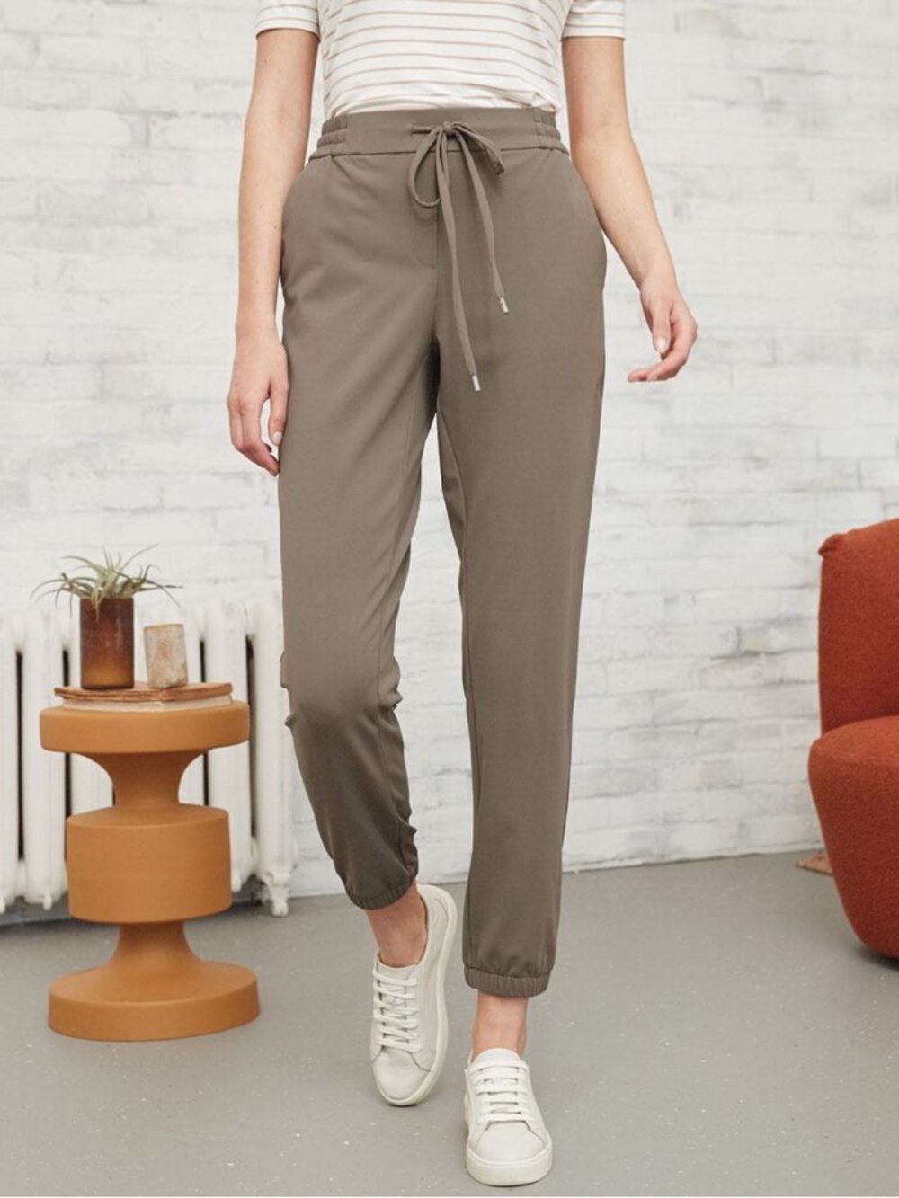 🤎 SOLD! RW&CO Taupe Drawstring Jogger Pants